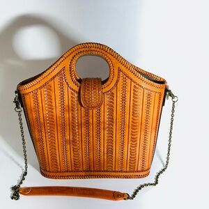 New Large leather tooled brown purse w/ crossbody Vilenca